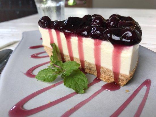 Woo Cafe & Art Gallery